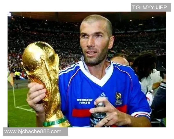 意大利8号足球明星的辉煌历程与传奇瞬间回顾